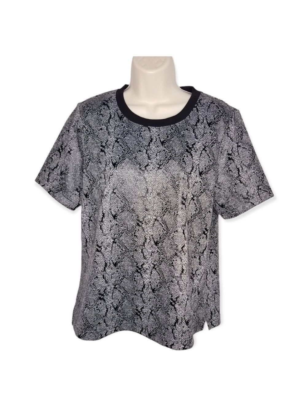 Chico's Snake Print Short Sleeve Gray‎ & Black Top Women's Size 1 (M)
